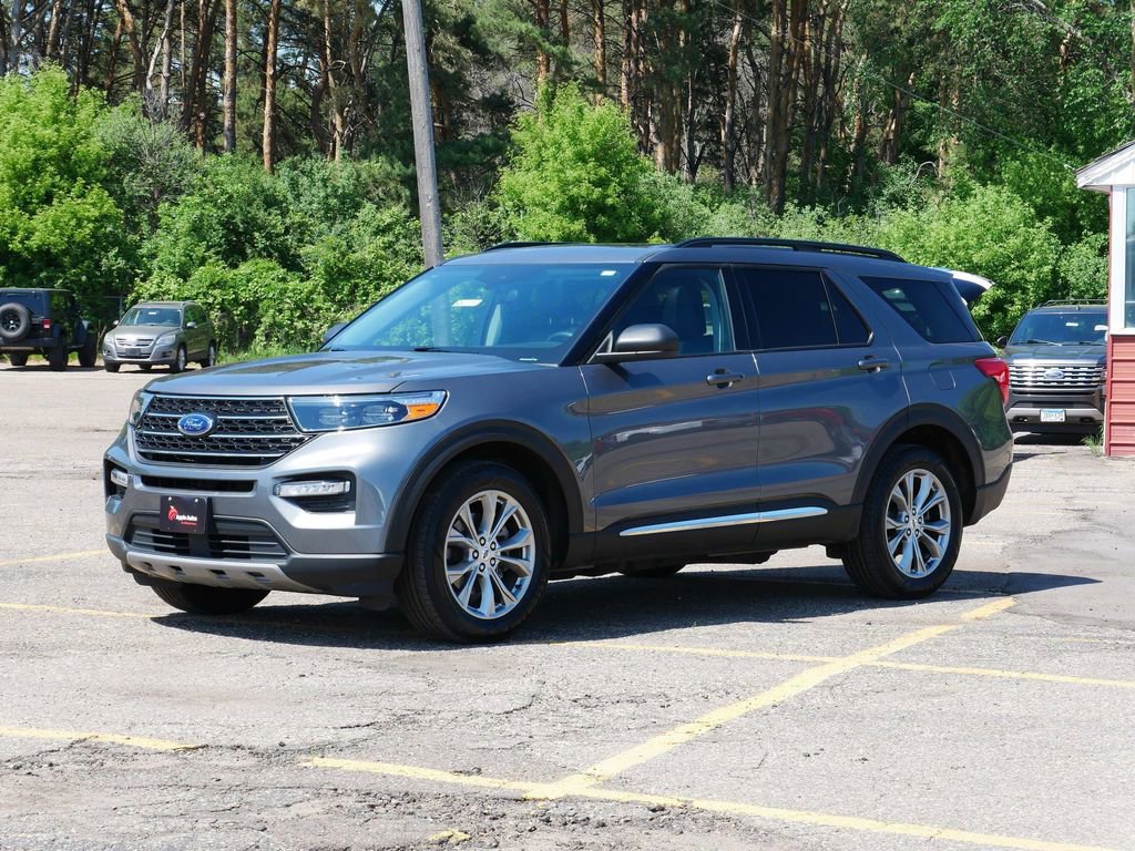 Certified 2023 Ford Explorer XLT w/ Equipment Group 202A AWD/4WD image 6