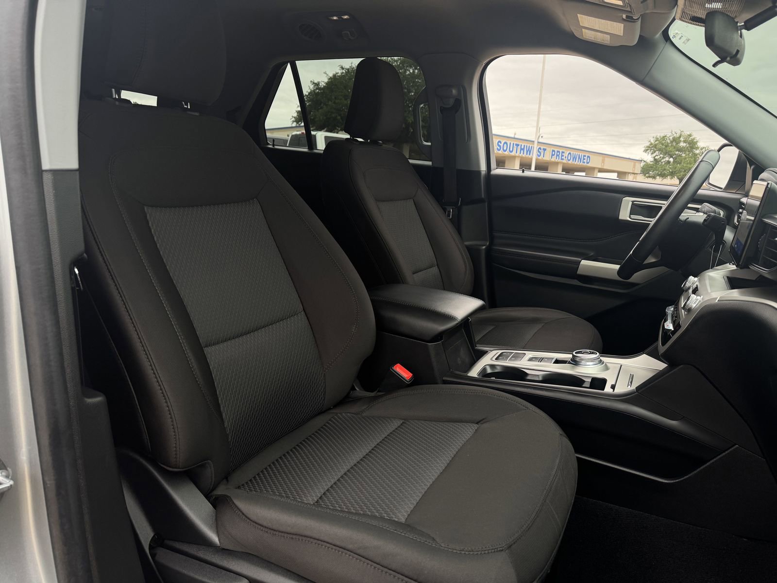 Certified 2023 Ford Explorer XLT RWD image 26