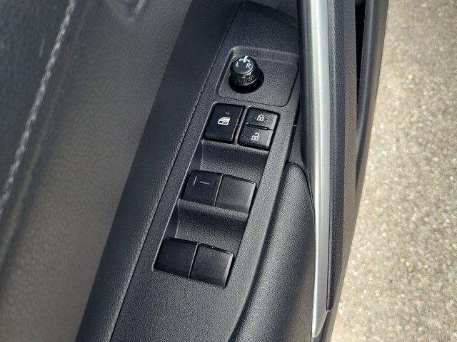 Used 2023 Toyota Corolla Cross AWD Hybrid image 21