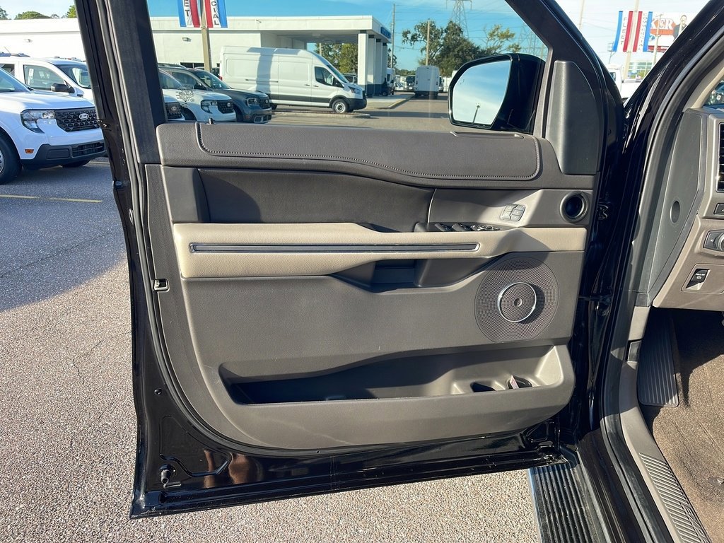 Certified 2021 Ford Expedition XLT image 8