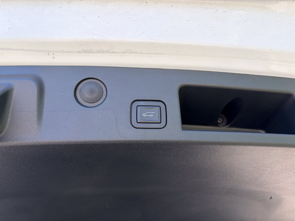 Used 2025 Chevrolet Equinox LT w/ Convenience Package II AWD/4WD image 16