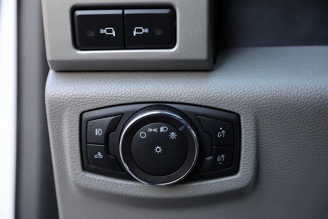 Certified 2019 Ford F150 Lariat w/ Equipment Group 501A Mid image 22