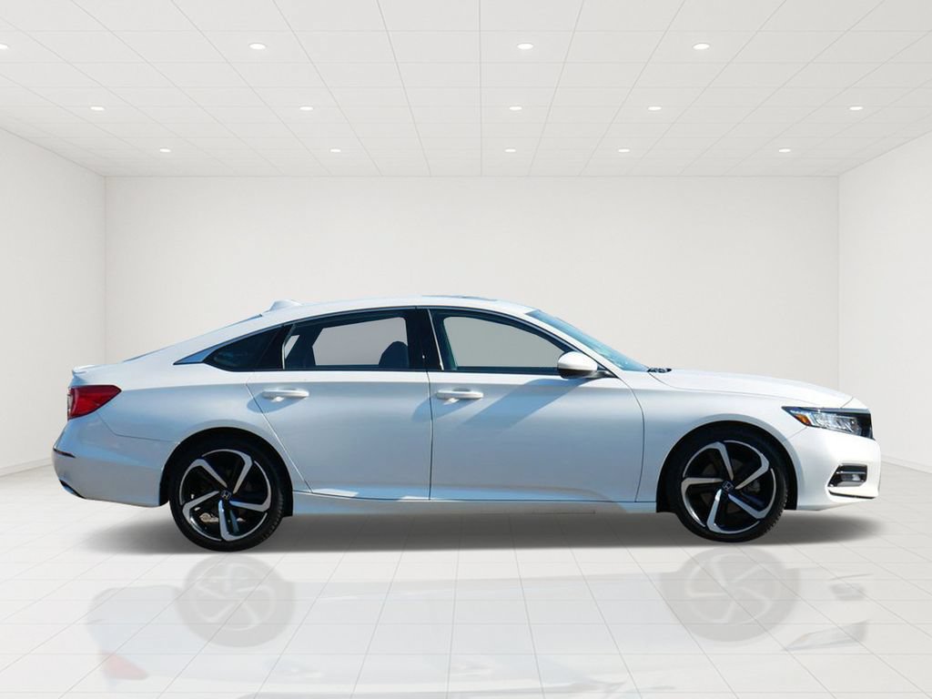 Used 2018 Honda Accord Sport image 2