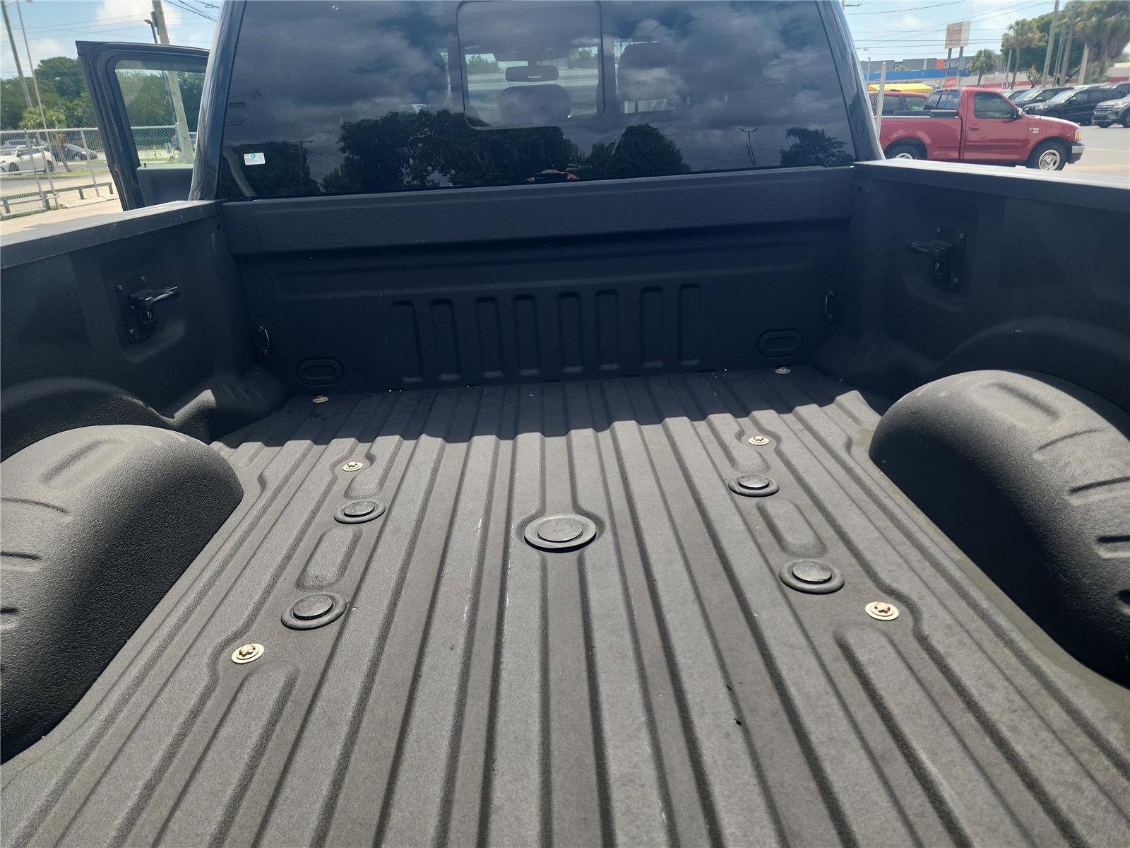 Certified 2020 Ford F350 Platinum w/ Tremor Off-Road Package AWD/4WD image 22
