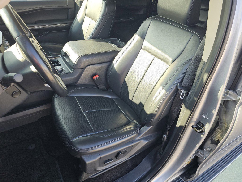 Certified 2023 Ford Expedition Max XLT image 12