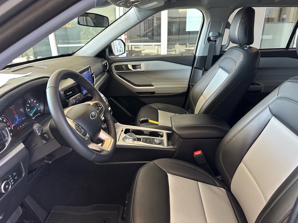 Certified 2024 Ford Explorer XLT w/ Equipment Group 202A image 17