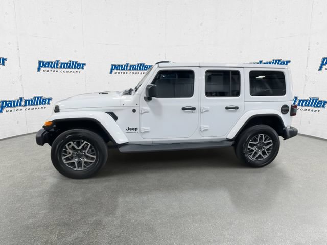 Used 2025 Jeep Wrangler Unlimited Sahara AWD/4WD image 6