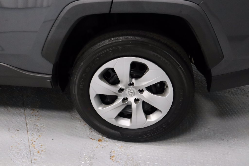 Used 2023 Toyota RAV4 LE AWD/4WD image 18