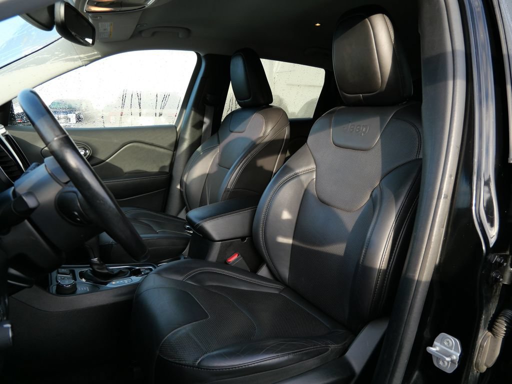 Used 2019 Jeep Cherokee Limited w/ Trailer Tow Group AWD/4WD image 10
