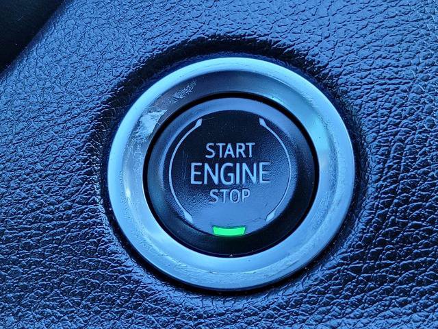 Used 2022 Cadillac XT4 Premium Luxury w/ Safety Alert Package AWD/4WD image 23