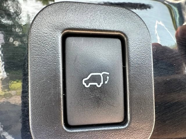 Used 2017 Toyota Sienna XLE Premium AWD/4WD image 11