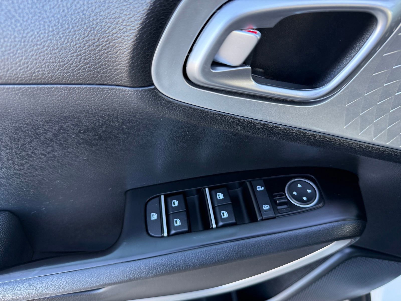 Used 2024 Kia Soul LX w/ Option Group 015 FWD image 14