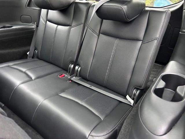 Used 2019 Nissan Pathfinder Platinum image 10