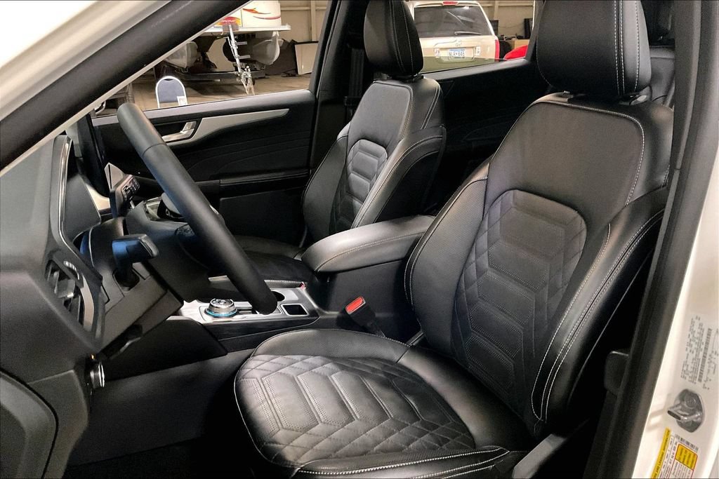 Certified 2023 Ford Escape Platinum w/ Premium Technology Package AWD/4WD image 24
