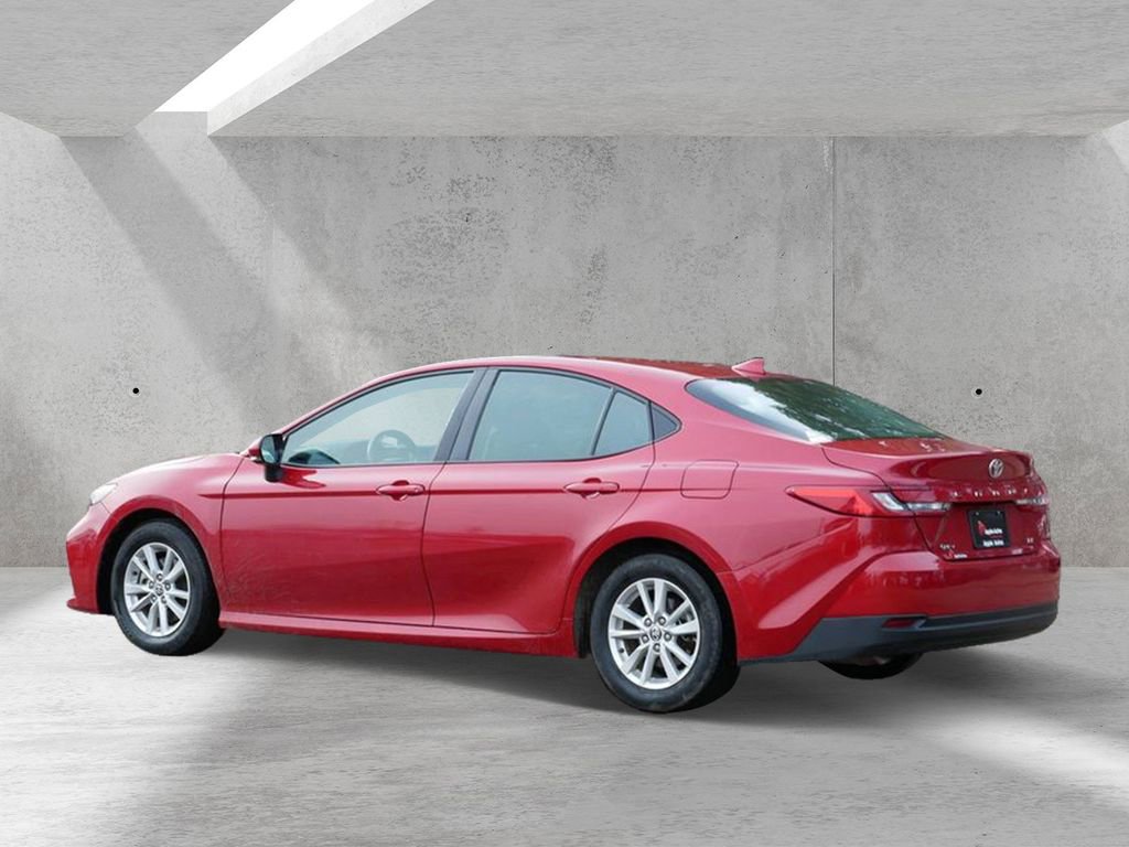 Used 2025 Toyota Camry LE image 4