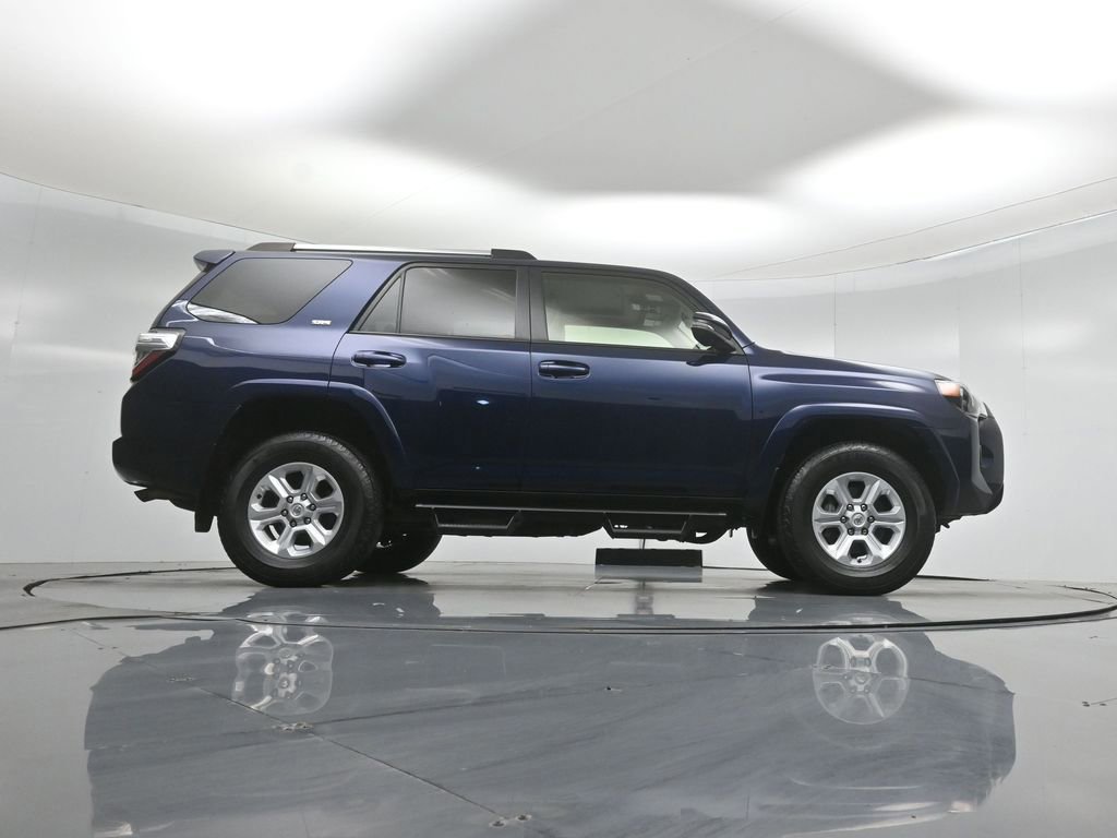 Used 2022 Toyota 4Runner SR5 Premium w/ Moonroof Package AWD/4WD image 11