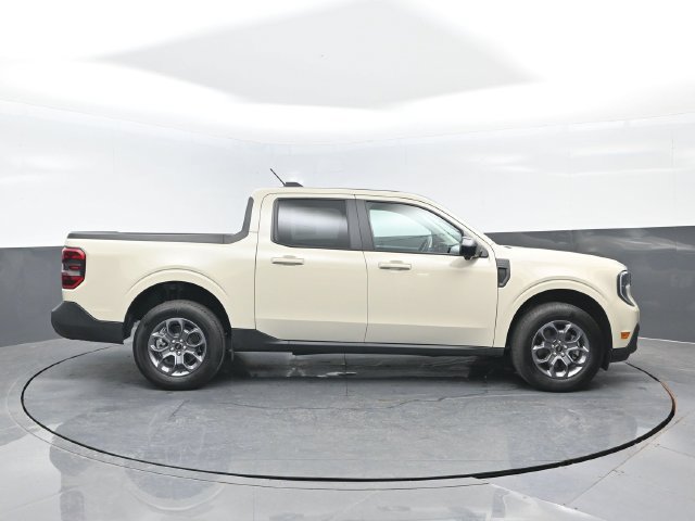 Certified 2025 Ford Maverick Lariat w/ Black Appearance Package AWD/4WD image 3