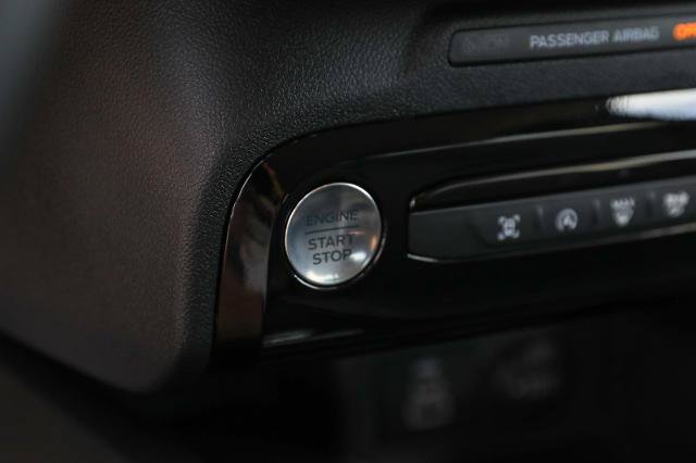 Certified 2025 Ford Escape Platinum AWD/4WD image 39