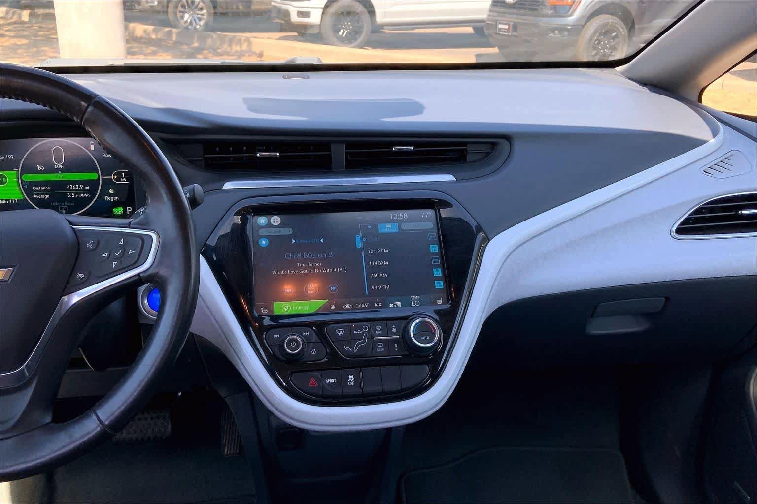 Used 2019 Chevrolet Bolt Premier w/ Infotainment Package FWD image 6