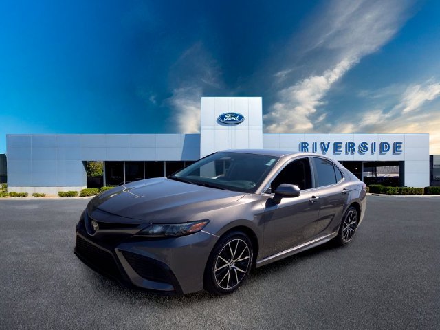 Used 2021 Toyota Camry SE FWD image 3