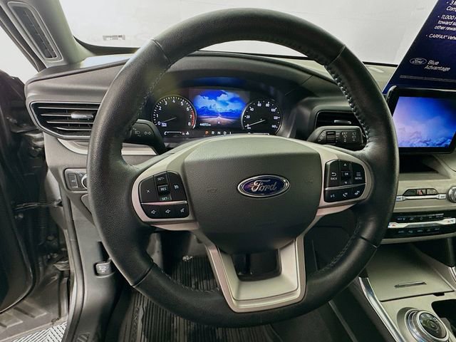 Certified 2022 Ford Explorer XLT w/ Equipment Group 202A image 17
