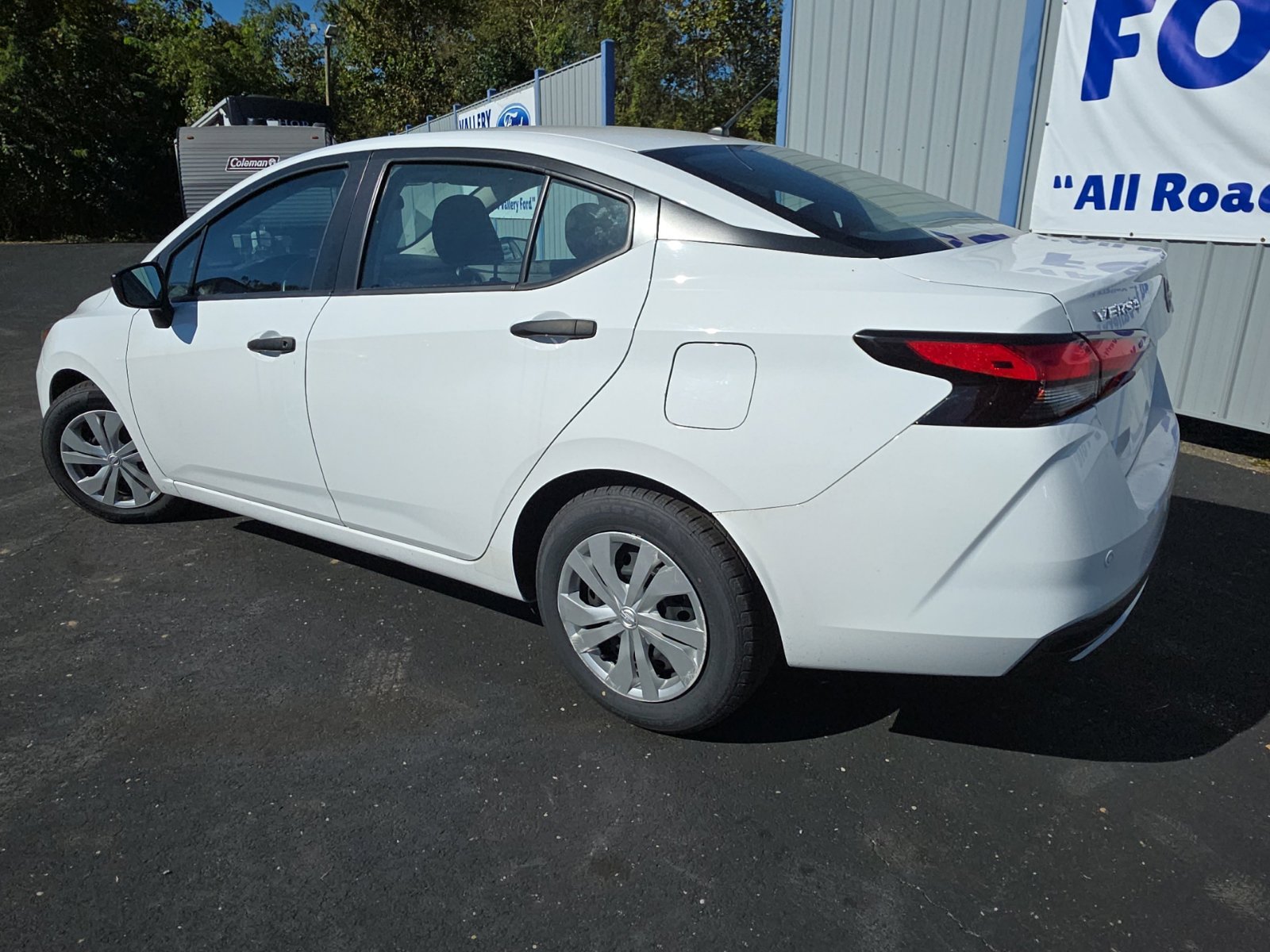 Used 2025 Nissan Versa S FWD image 9