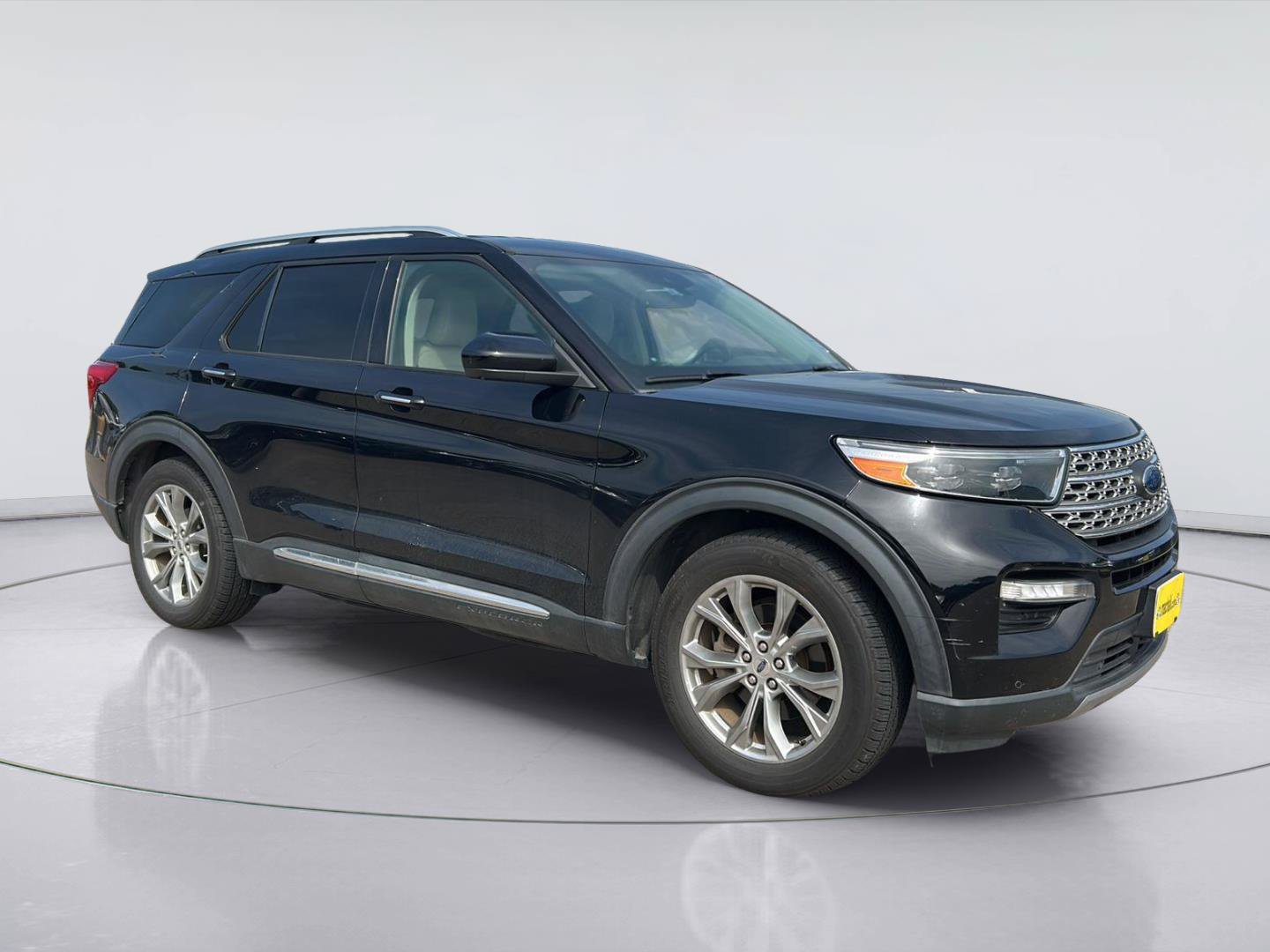 Certified 2022 Ford Explorer Limited RWD image 3