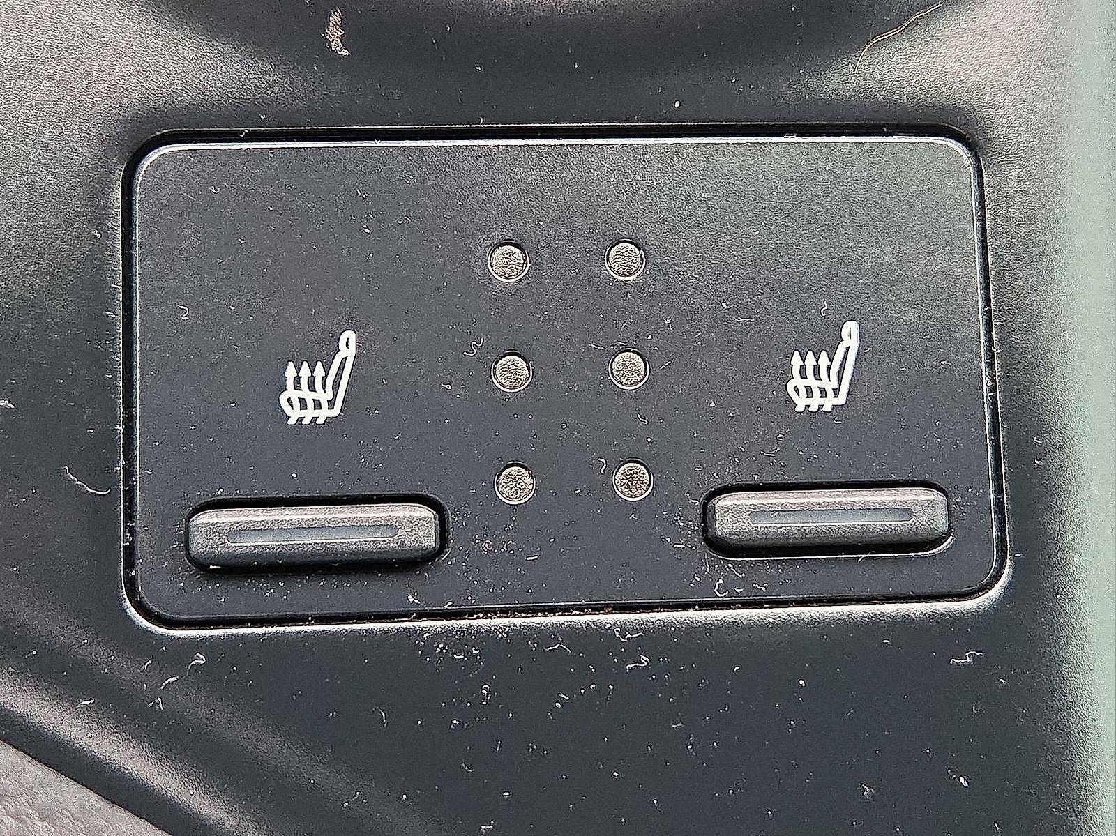 Used 2020 Toyota Camry XSE image 19