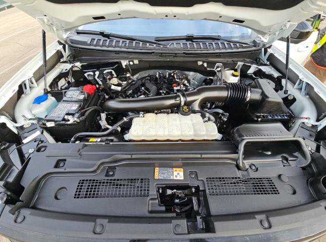 Certified 2025 Ford Expedition Active AWD/4WD image 8