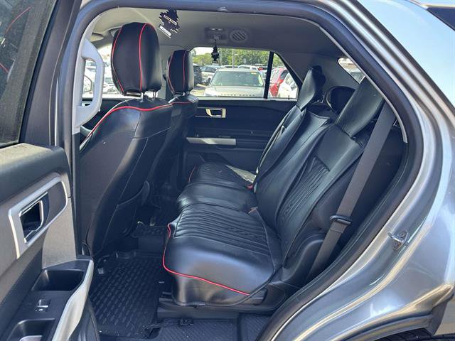 Certified 2020 Ford Explorer XLT w/ Comfort Package AWD/4WD image 40