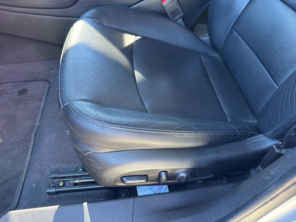 Used 2017 Chevrolet Malibu LT w/ Leather Package image 9