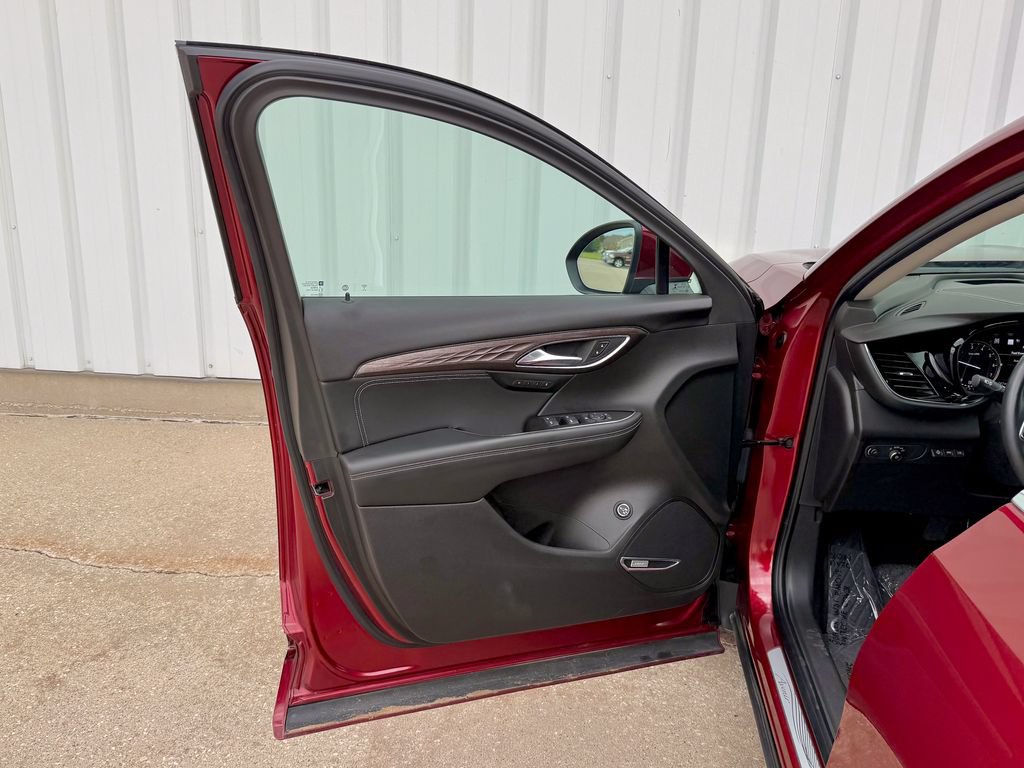 Used 2023 Buick Envision Avenir AWD/4WD image 14