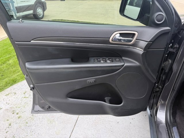 Used 2017 Jeep Grand Cherokee Limited image 8