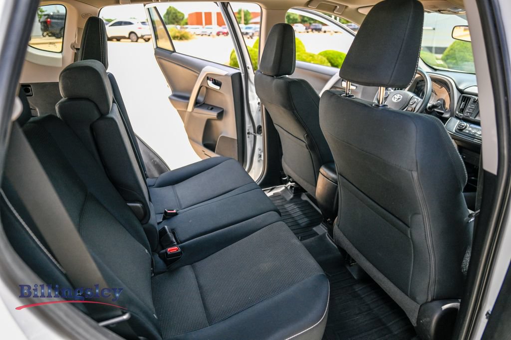 Used 2018 Toyota RAV4 XLE AWD/4WD image 14