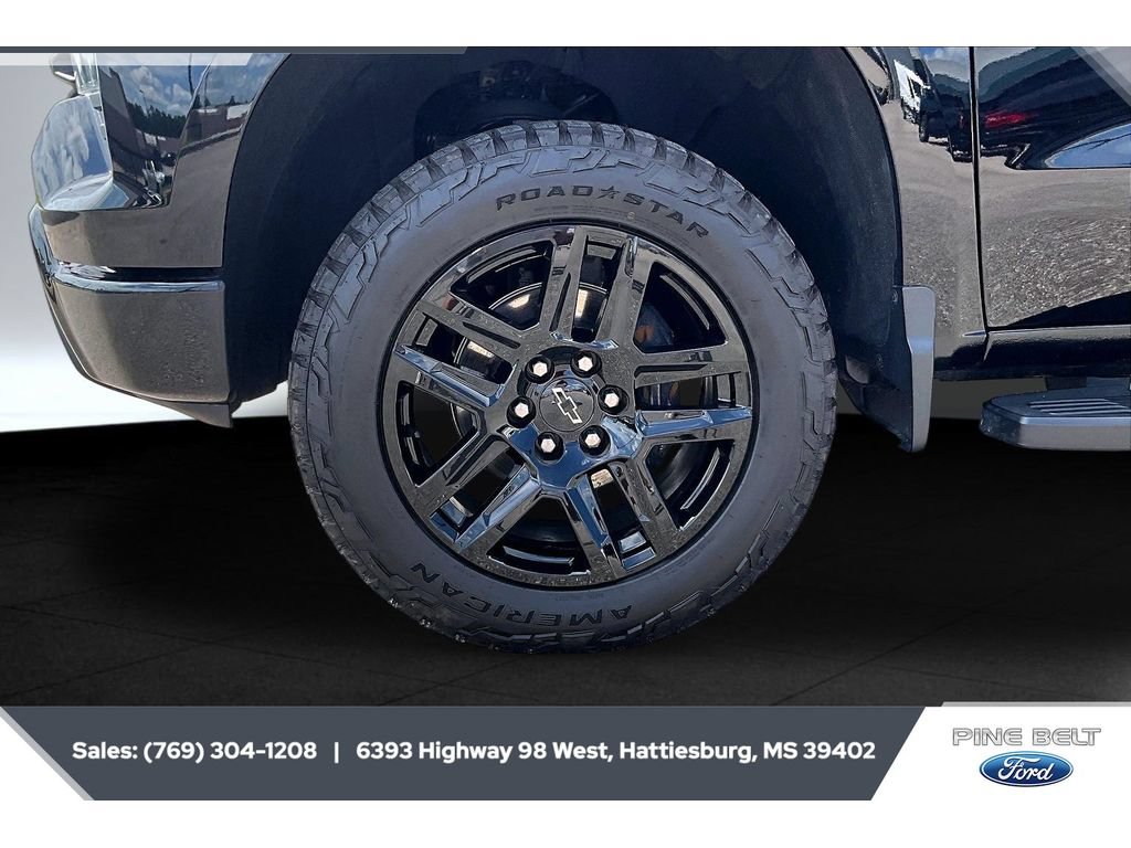 Used 2023 Chevrolet Silverado 1500 Custom Trail Boss w/ LPO, Dark Essentials Package AWD/4WD image 7