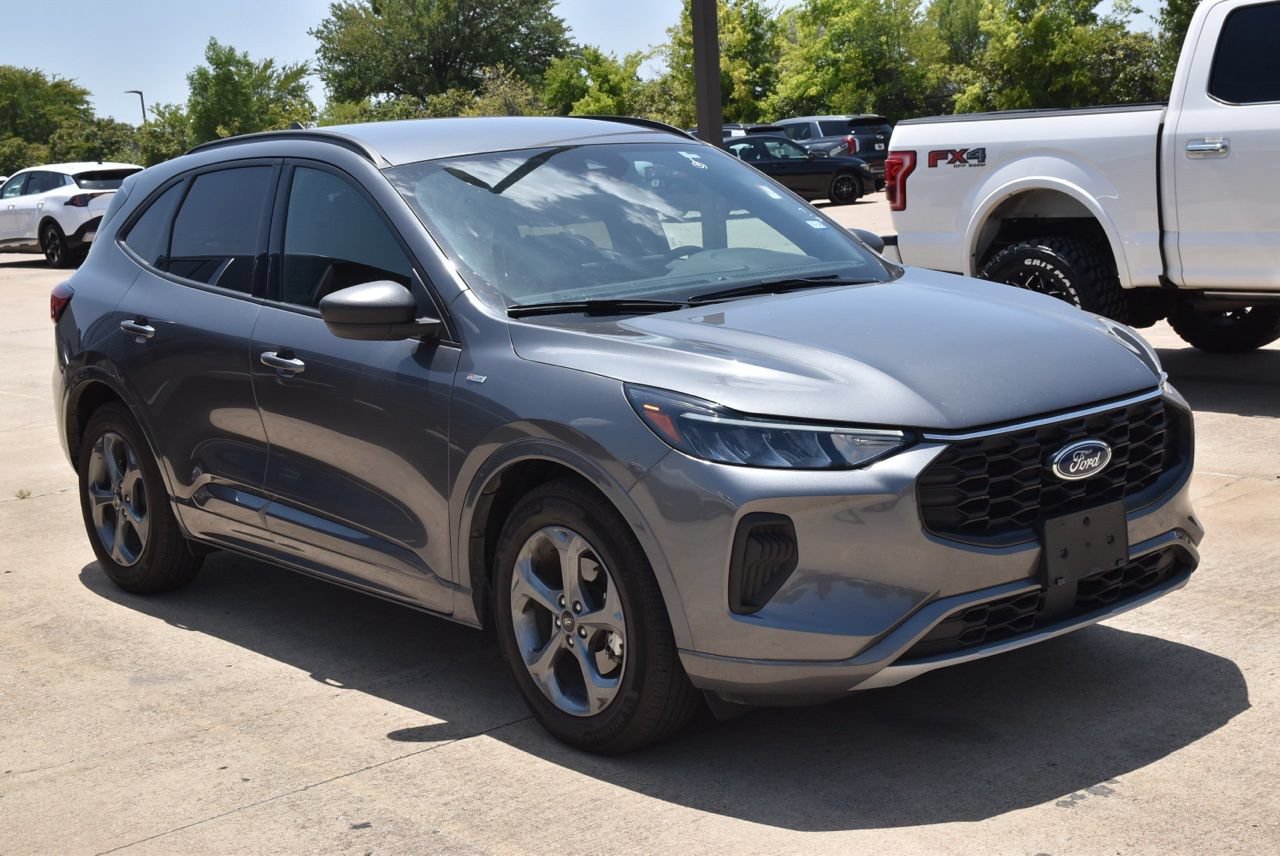 Certified 2024 Ford Escape ST-Line w/ Tech Pack #1 FWD image 4