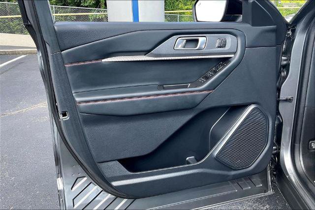 Certified 2025 Ford Explorer ST-Line w/ Premium Package RWD image 22
