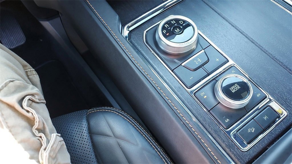 Certified 2022 Ford Expedition Platinum image 19