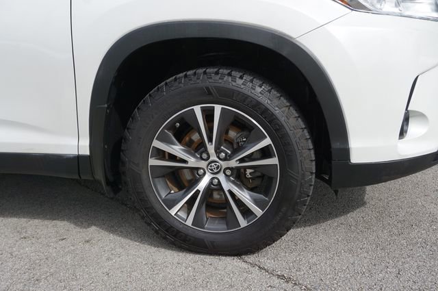Used 2019 Toyota Highlander LE AWD/4WD image 20