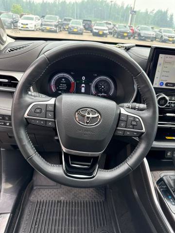 Used 2023 Toyota Highlander Platinum AWD/4WD image 24