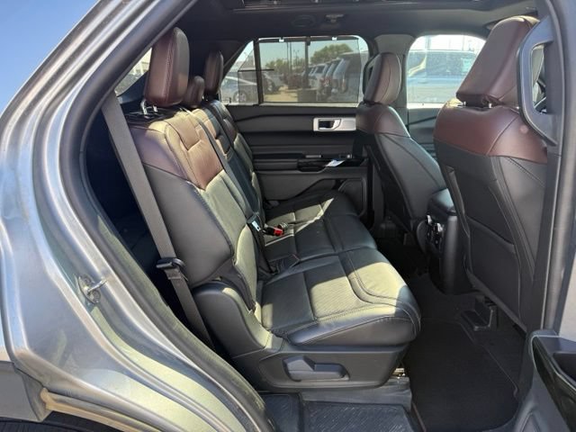 Certified 2023 Ford Explorer Platinum w/ Technology Package AWD/4WD image 12
