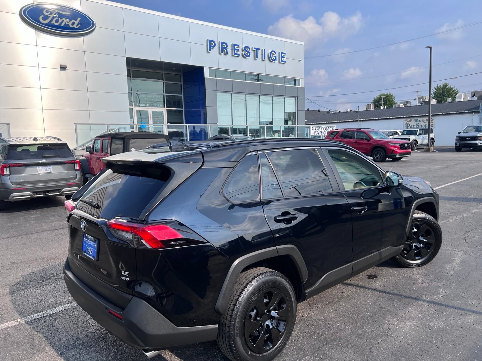 Used 2019 Toyota RAV4 LE w/ All Weather Liner Package AWD/4WD image 17