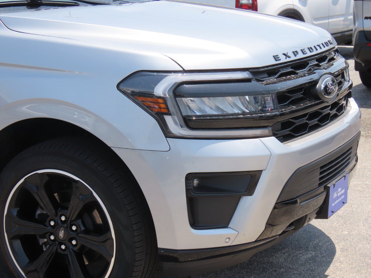 Certified 2024 Ford Expedition Limited AWD/4WD image 5