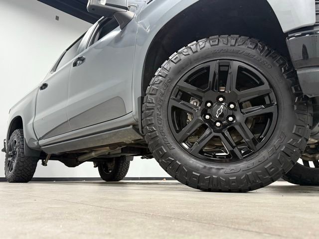 Used 2021 Chevrolet Silverado 1500 LT Trail Boss w/ Convenience Package II image 3
