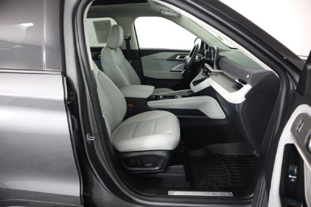 Certified 2025 Ford Explorer Platinum w/ Ultimate Package AWD/4WD image 68