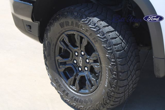 Used 2024 Chevrolet Silverado 1500 ZR2 w/ Technology Package AWD/4WD image 9