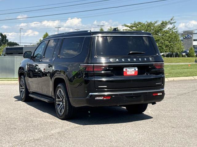 Used 2023 Jeep Wagoneer L Series II AWD/4WD image 7