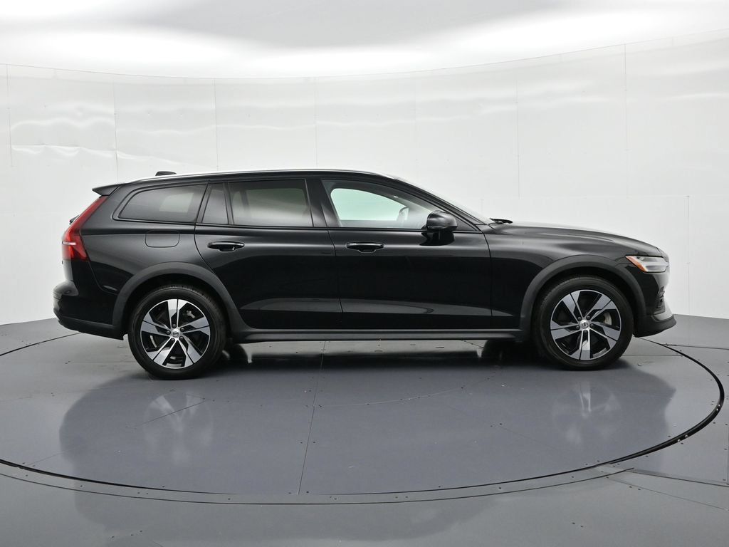 Used 2024 Volvo V60 B5 Cross Country Plus AWD/4WD image 4