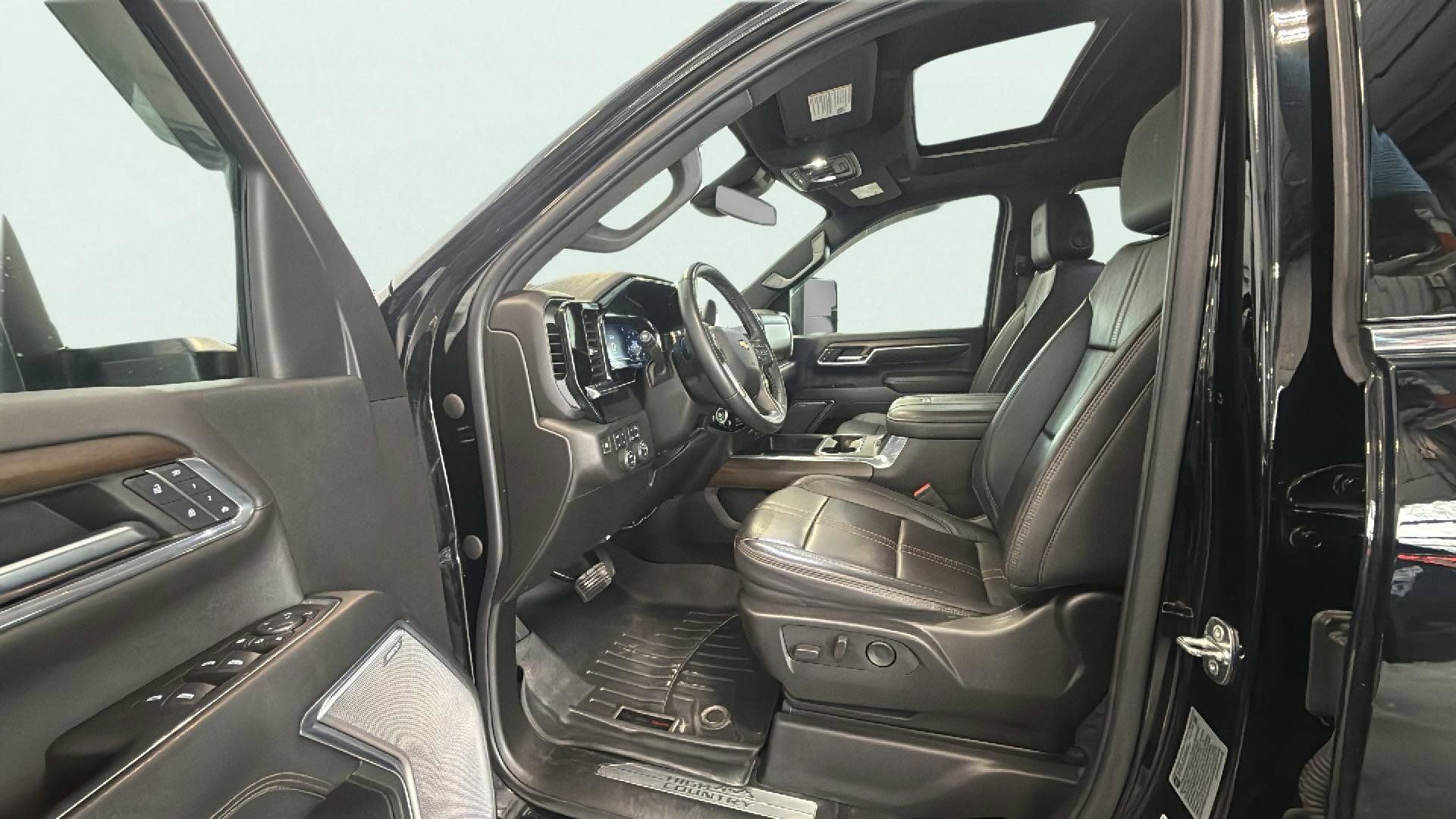 Used 2024 Chevrolet Silverado 2500 High Country w/ Z71 Off-Road Package image 26