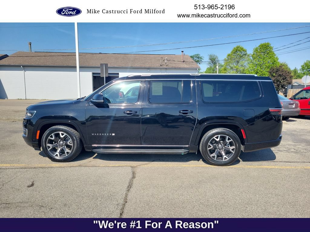 Used 2024 Jeep Wagoneer L Series III w/ Flexible Seating Group AWD/4WD image 2